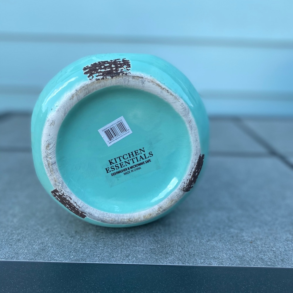 Farmhouse Ceramic Container - Picture 4 of 4